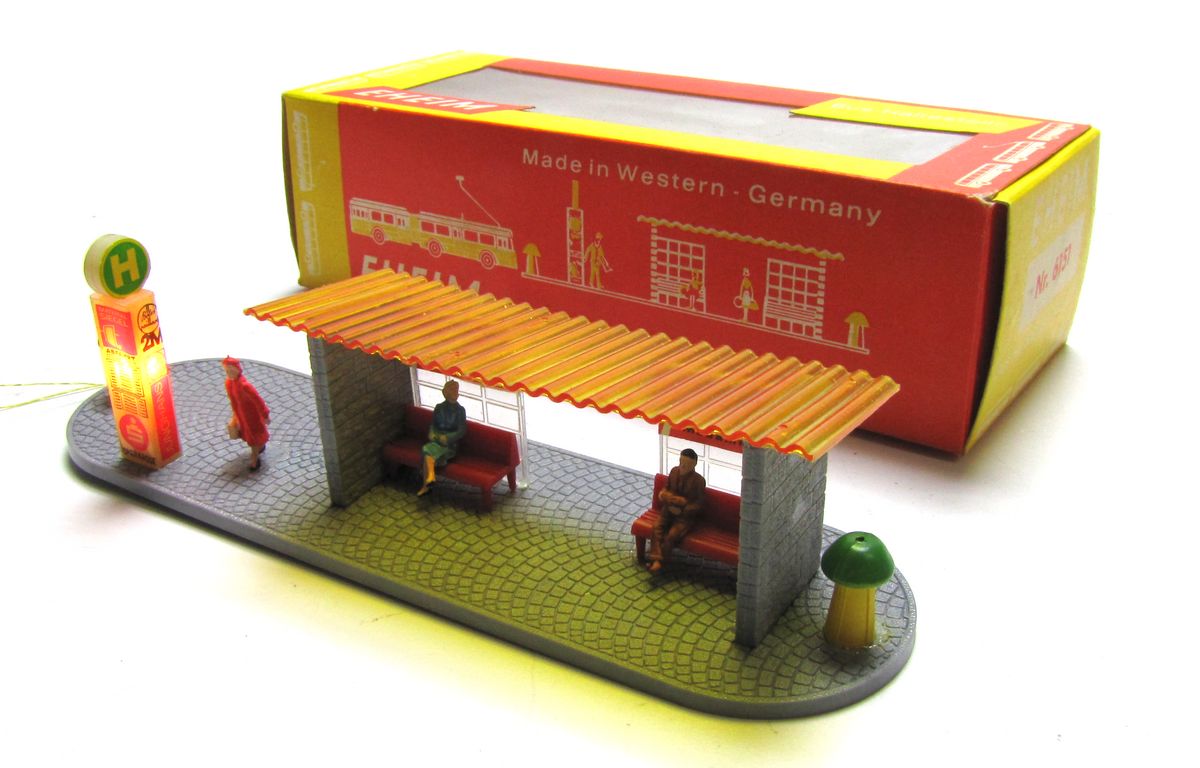 EHEIM 6151 Bus-Haltestelle mit 3 Figuren Maßstab 1:87 Trolley-Bus Kult - OVP