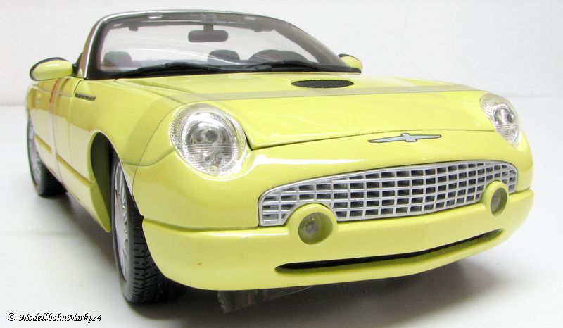 MAISTO Thunderbird Show Car in gelb 1:18