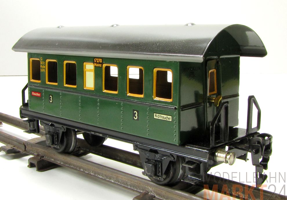 MÄRKLIN 1727 3. KLasse Personenwagen zweiachsig in dunkel grün für Spur 0 - OVP