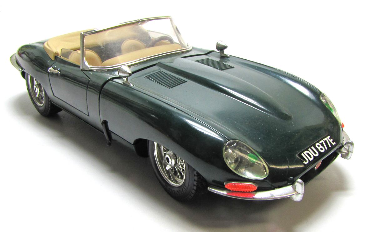 BBURAGO Jaguar E-Type 1961 grün OTS Roadster Sportwagen-Modell Scale 1: ...
