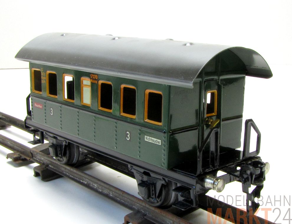 MÄRKLIN 1727 3. KLasse Personenwagen zweiachsig in dunkel grün für Spur 0 - OVP