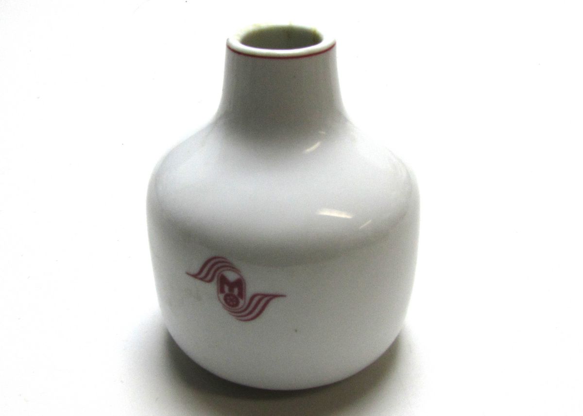 Porzellan Vase Blumenvase weiß Ostseewelle MITROPA-Logo DDR Kult